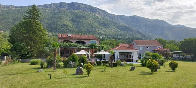 Villa Thousand Roses