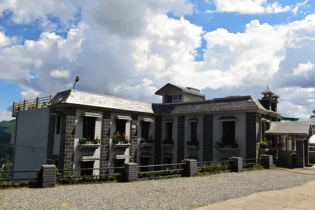 Sun n Snow Inn, Kausani