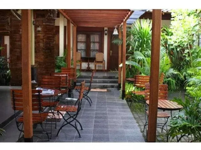 Ndalem Maharani Guest House