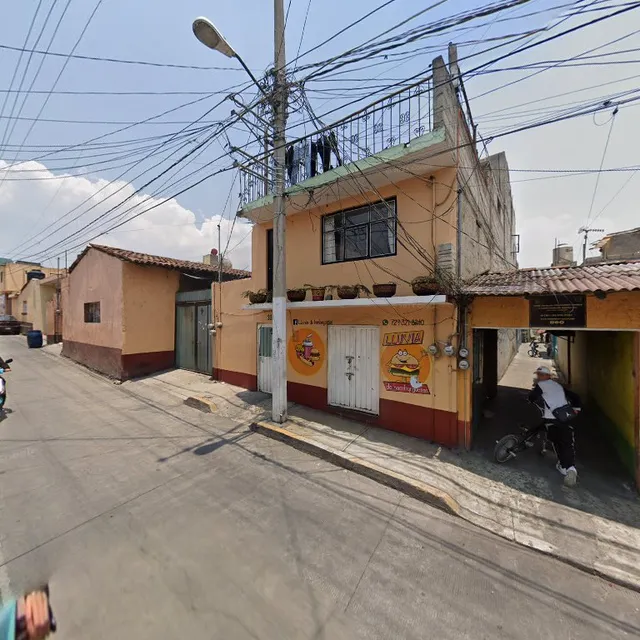 LLUVIA DE HAMBURGUESAS