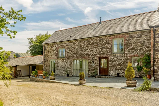 West Pennicknold Barn