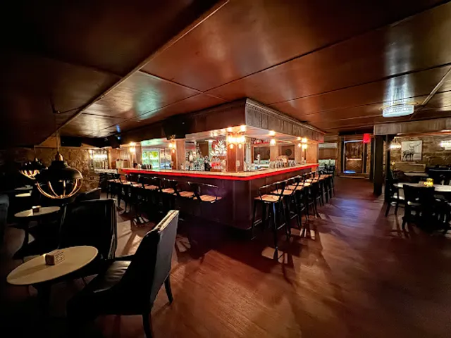 The Point Bar and Lounge