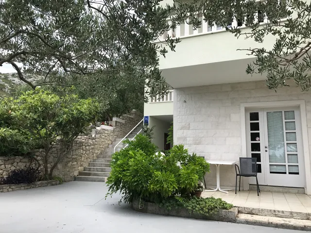 Apartments Villa Čizmić