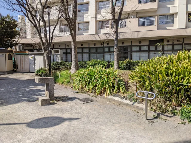 Higashi-Okubo Park