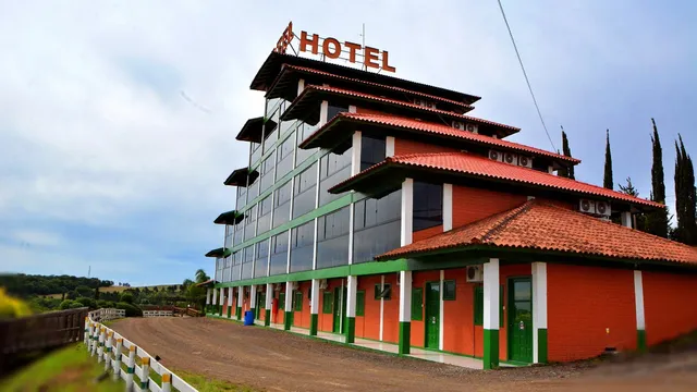 Hotel e Parque das Tuias