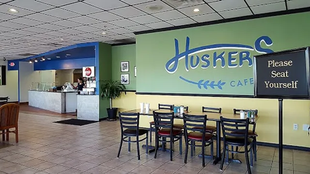 Huskers Cafe (Stone Mountain)