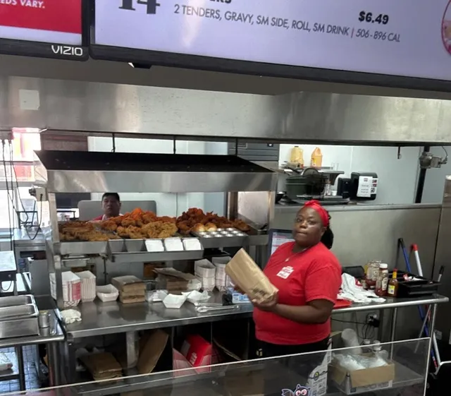 Hartz Krispy Chicken N Rolls 218