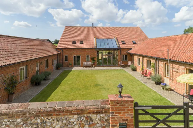 West Heath Barn - Holiday Cottages