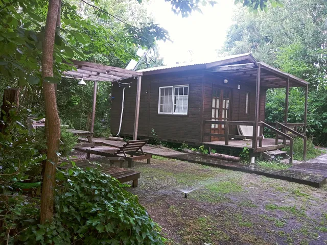 Cabañas "Pa Ke Más". Alberti. Esquina Vicente Vicente López. Y Güemes.Justo detrás del destacamento policial.