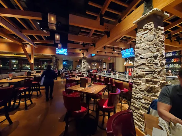 Lazy Dog Restaurant & Bar