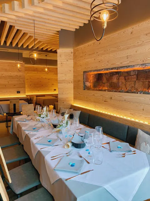 Dolomites Geyser Restaurant Apres Ski