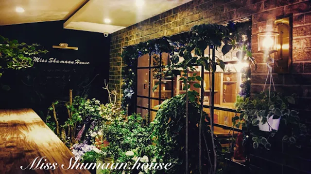 Miss Shumaan.house