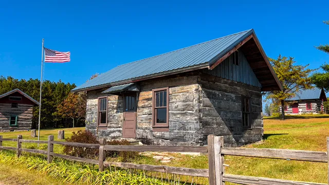 Reedsburg Area Historical Society & Pioneer Log Village
