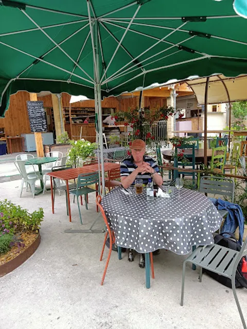 Le pont qui bouge (Bar Guinguette)