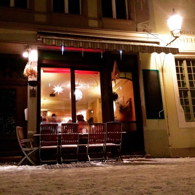 Whispering Arch Coffeehouse