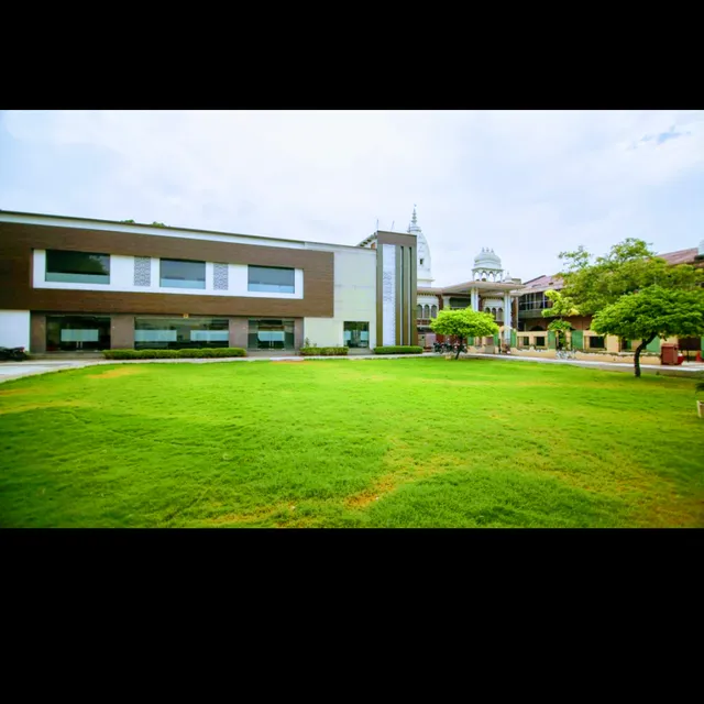 Hotel YashoGopal Resortico