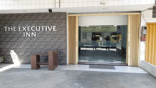 OYO 359 Executive Inn