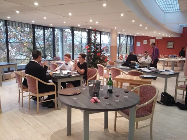 Restaurant D'application Du Lycée Jacques Coeur : "Complexe Les Marais"