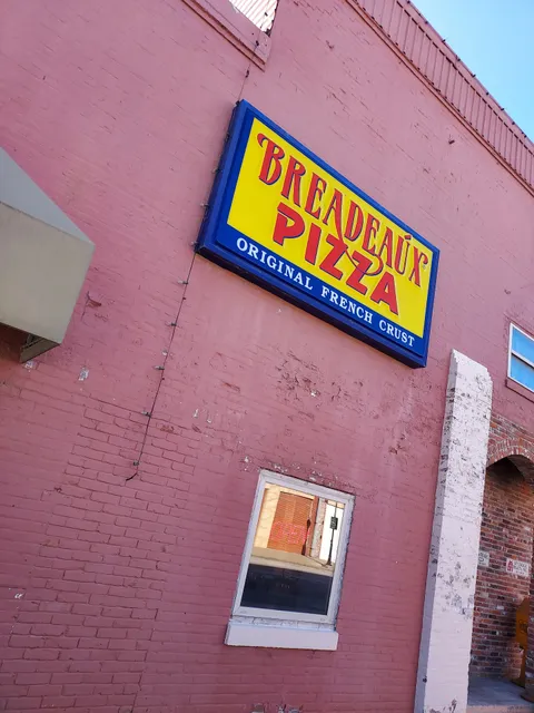 Breadeaux Pizza