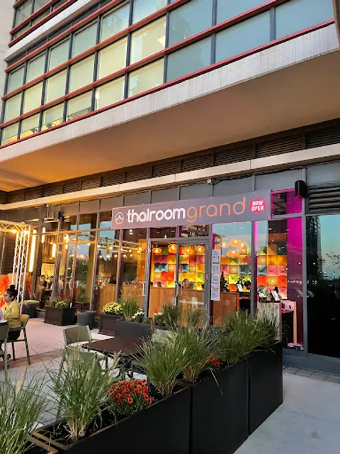 Thairoomgrand Square One