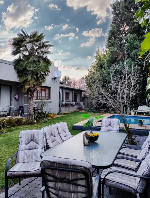 Leana hub Guesthouse & Conference Centre