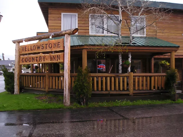 Yellowstone Country Inn
