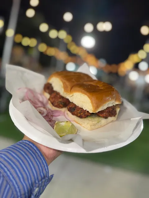 Mumbai to Karachi Food Station