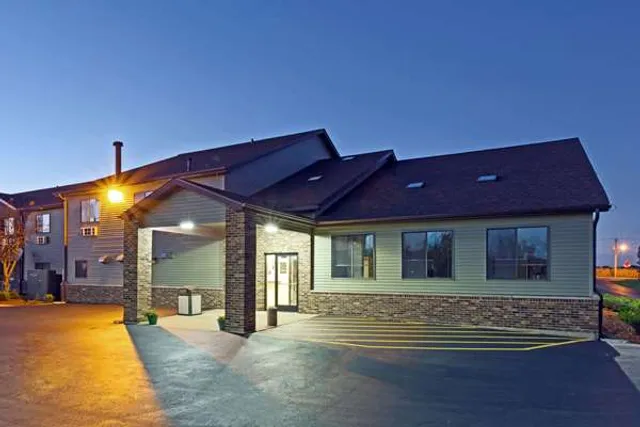 Super 8 by Wyndham DeKalb IL