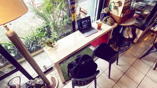 Ten of Cups Café & Fortune