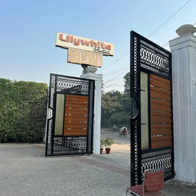 Lilywhite Hotel