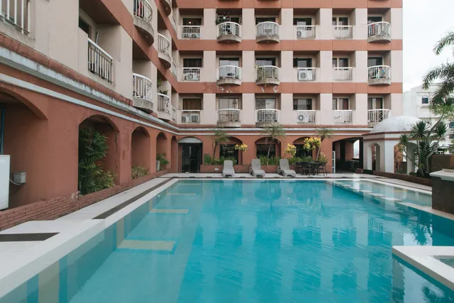 Torre Venezia Suites by RedDoorz