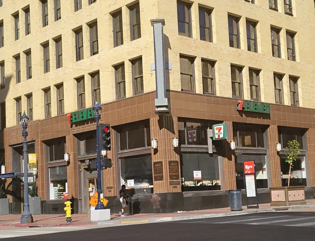 7-Eleven