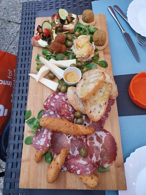 Deriva Aniene - Restaurant, Cocktail bar, Jungle Garden