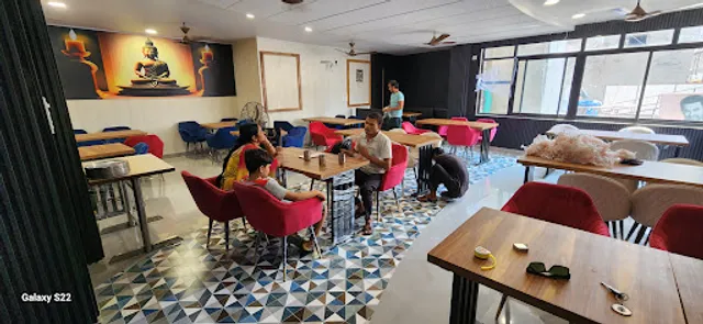 Banke Bihari, Misthan Bhandar & Restaurant