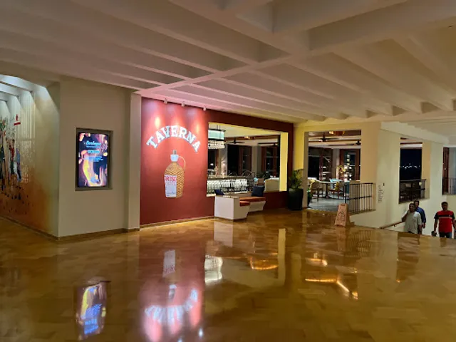 Bar Latino - Poolside Bar