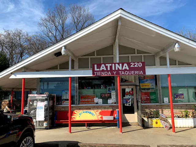Latina 220 Tienda Y Taqueria