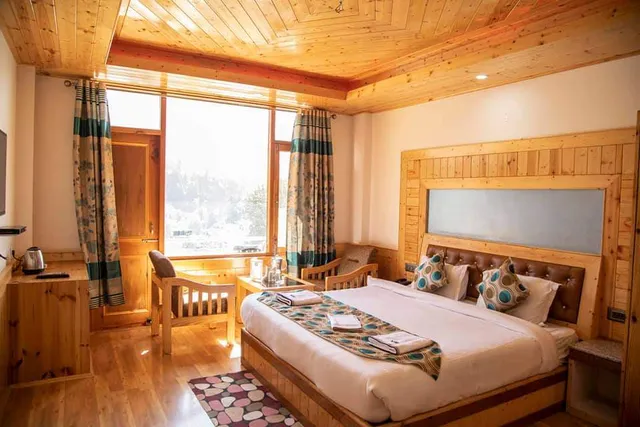 Hotel Uday Himalaya Manali