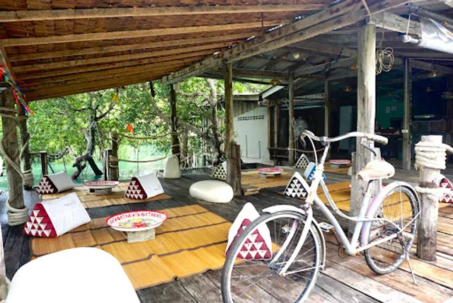 ลานริมเล ณ เกาะยาวน้อย The Rest Calm