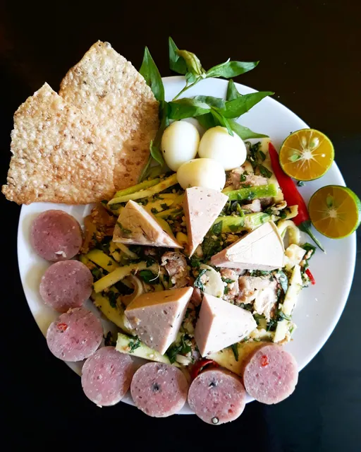 BẾP ÔNG XÃ / ÔNG XÃ KITCHEN