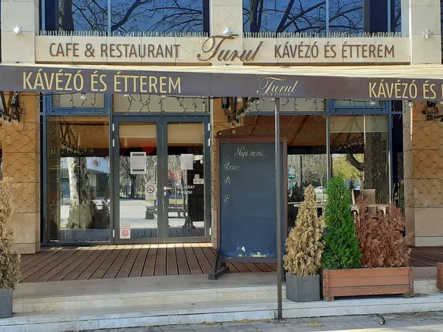 Turul Cafe & Étterem