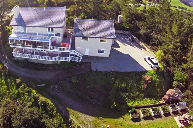 Irish Hills House & Vista House