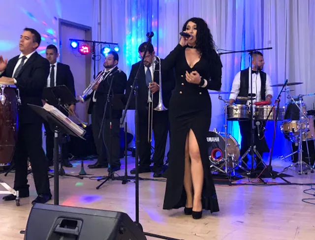 Miriam Neblina Latin Band in Los Angeles Grupo Versatil en Los Angeles