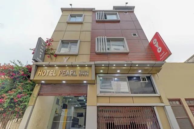 Collection O 80102 Hotel Pearl Inn