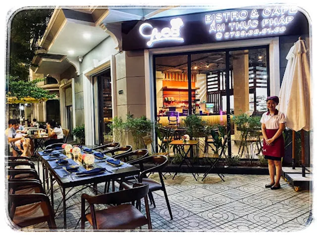 Le 68 Bistro & Café