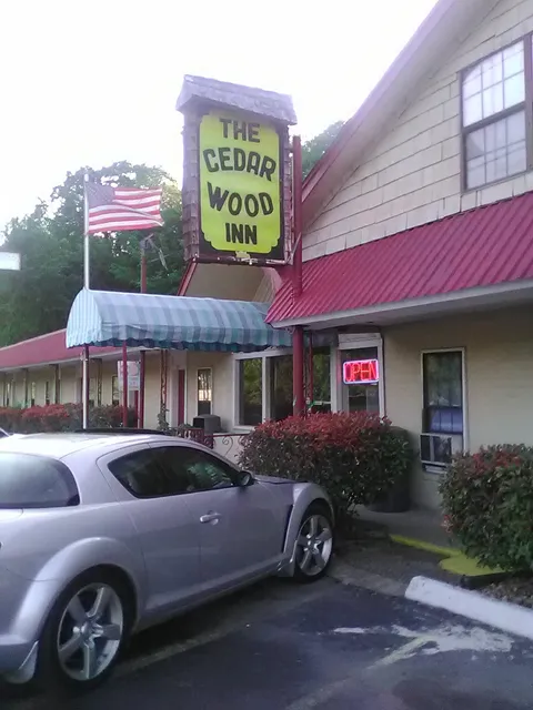 Cedarwood Inn
