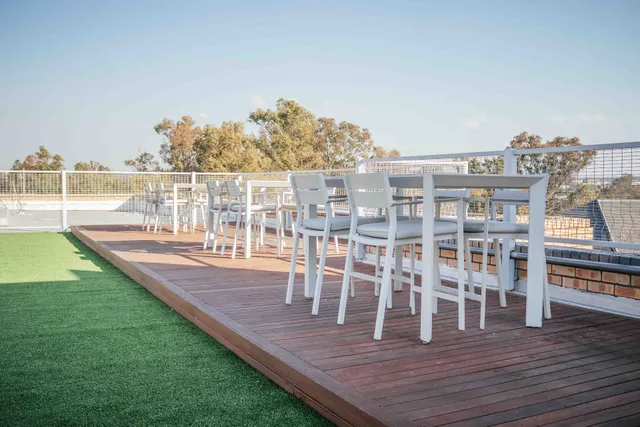 Live Easy Sunninghill