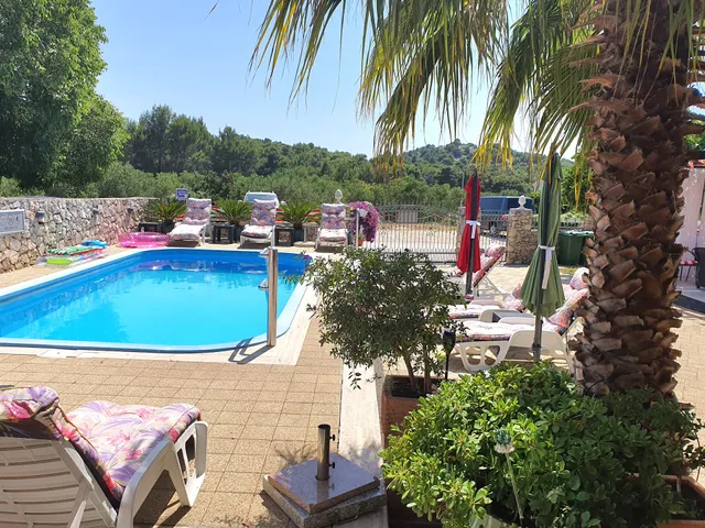 Friedrich Apartments