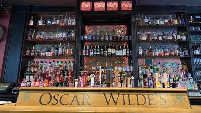 Oscar Wilde‘s Irish Pub & Whiskey Bar
