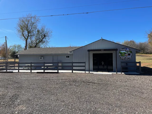 SWEET PEA'S SOFT SERVE & PIZZA