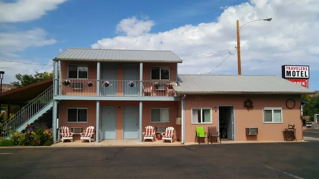 Travelers Motel